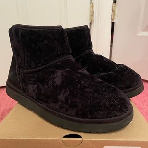 Crushed Velvet Classic Mini Ugg Boots Size 10